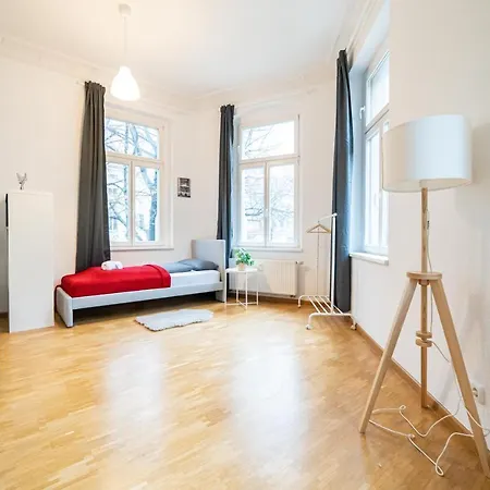Fullhouse - Halle - Vs7 - 3 Beds - Nespresso Buitenkant foto