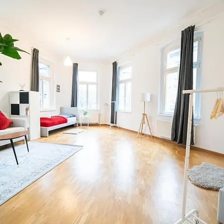 Fullhouse - Halle - Vs7 - 3 Beds - Nespresso Buitenkant foto
